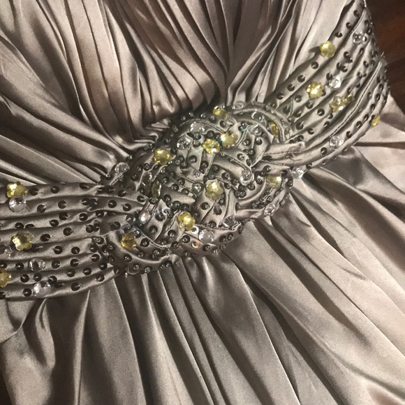 Coniefox Strapless Embellished Evening Gown - Picture 7 of 7